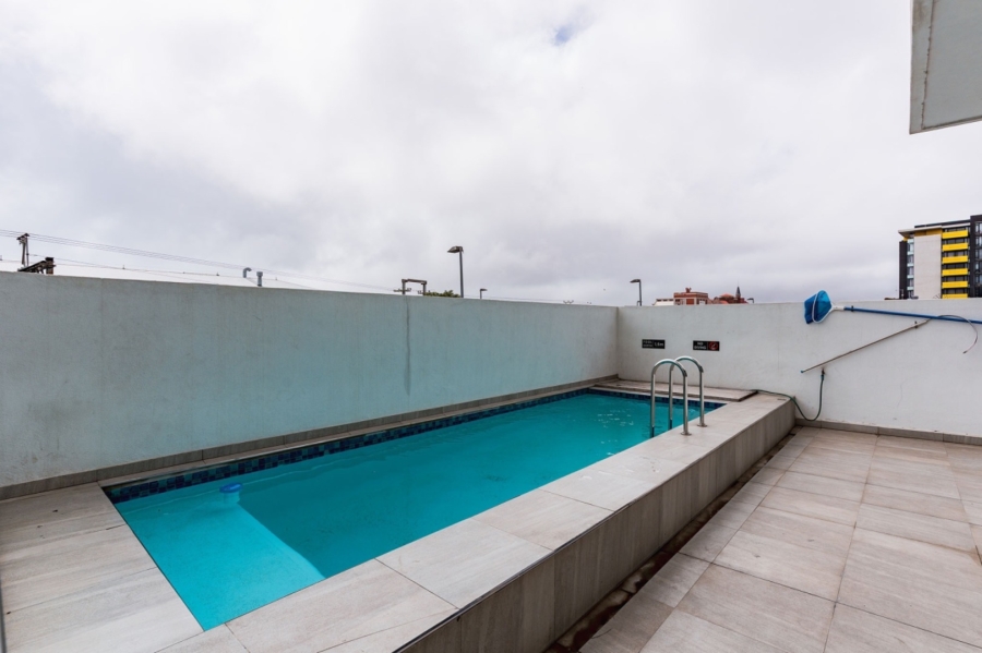 1 Bedroom Property for Sale in Woodstock Western Cape
